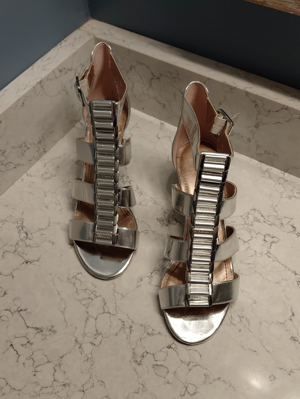 BCBGeneration Metallic Silver Strappy T-Block Sandals Women Size 8 Vandy NEW